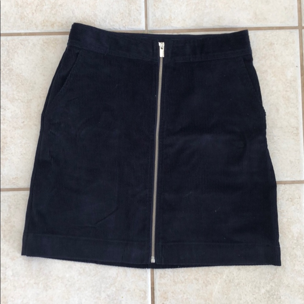 Short corduroy skirt